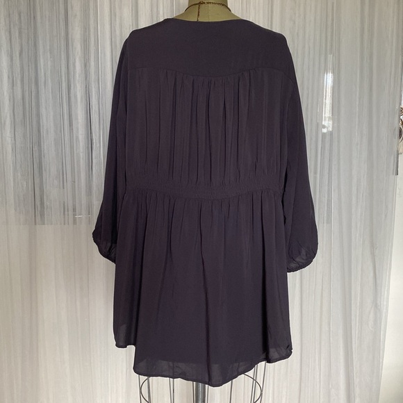 Torrid Challis smock 3/4 sleeves v-neckline button down! Size 3 - Picture 6 of 17